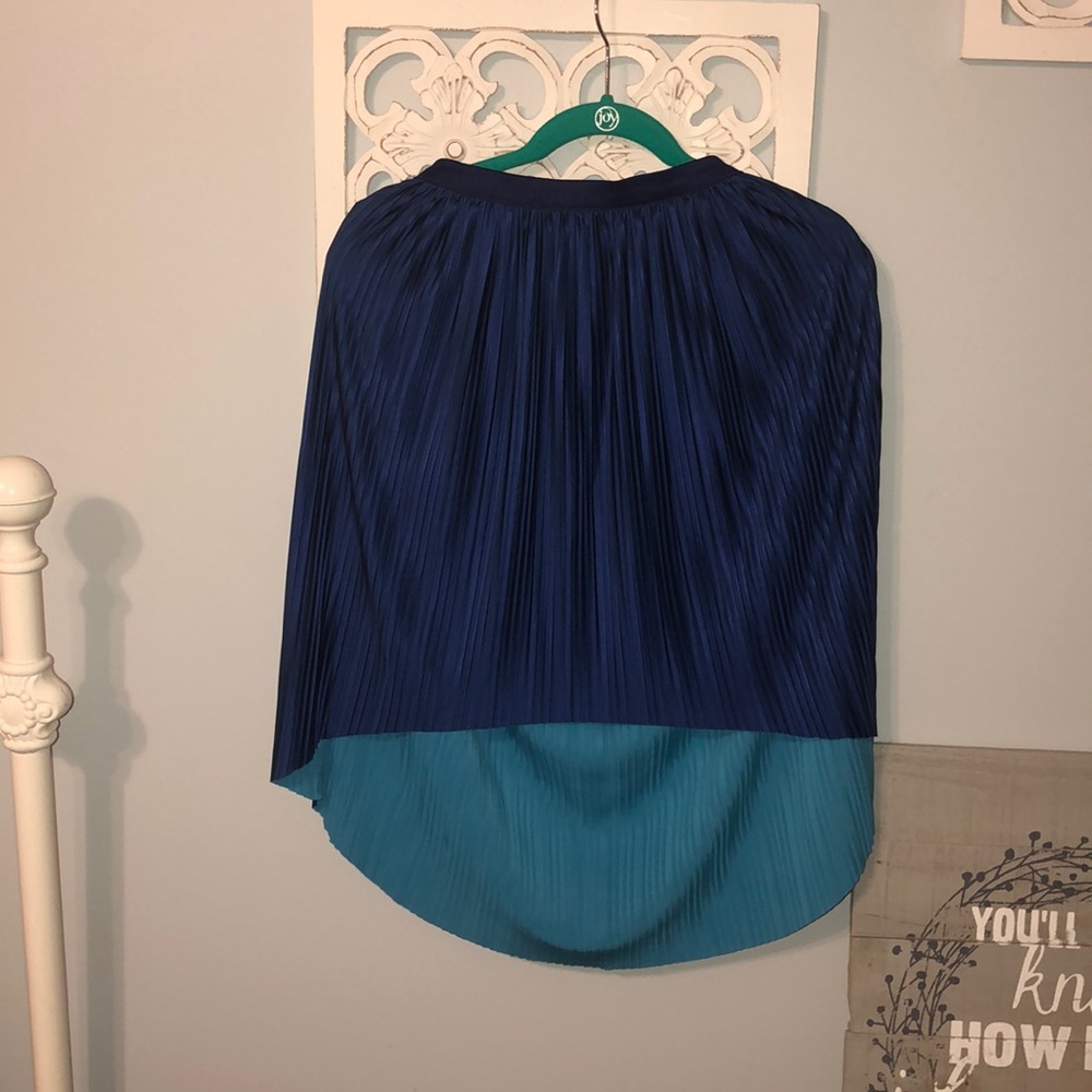 •Reversible High Slow Skirt•
